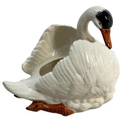 Grande jardinière ou vase belge en forme de cygne figuratif