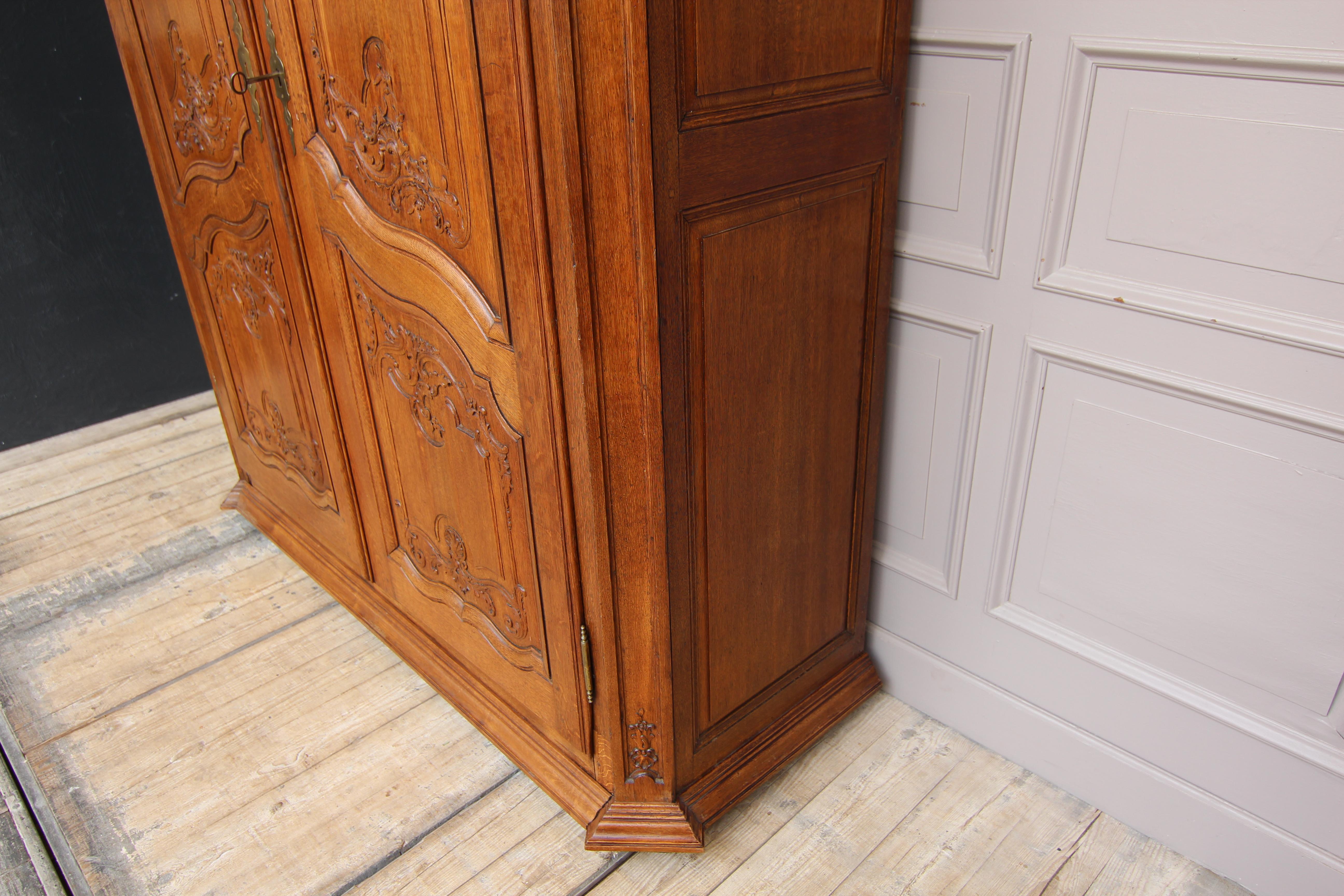 Large Belgian Oak Régence Style Cabinet from Around 1800 For Sale 7