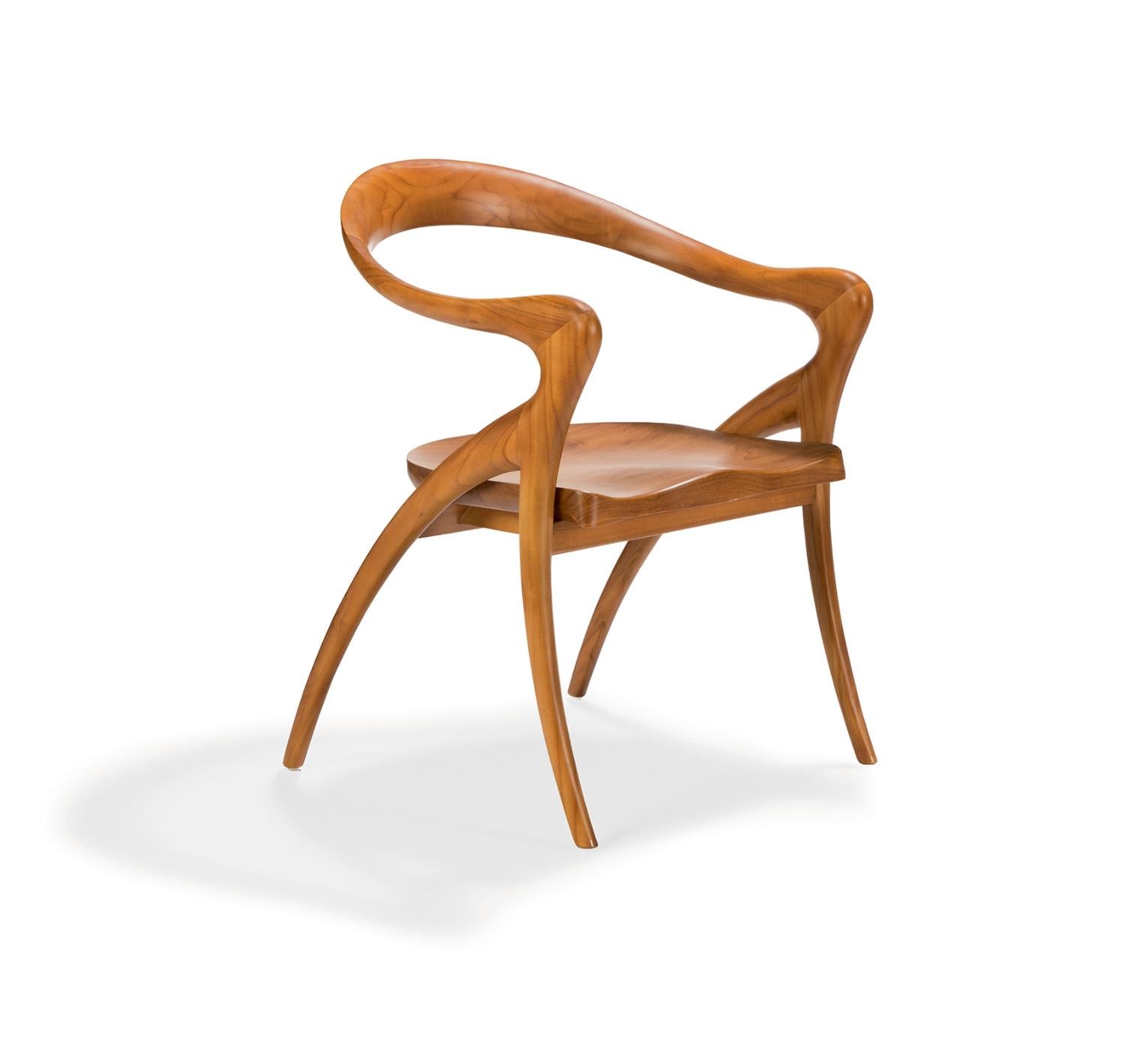 Grands fauteuils d'Olivier de Schrijver (né en 1958) en technique.
Modèle Ode à la femme avec bandeau technique ondulé prolongé par les accoudoirs et la base, sièges incurvés,
Belgique, 2020.