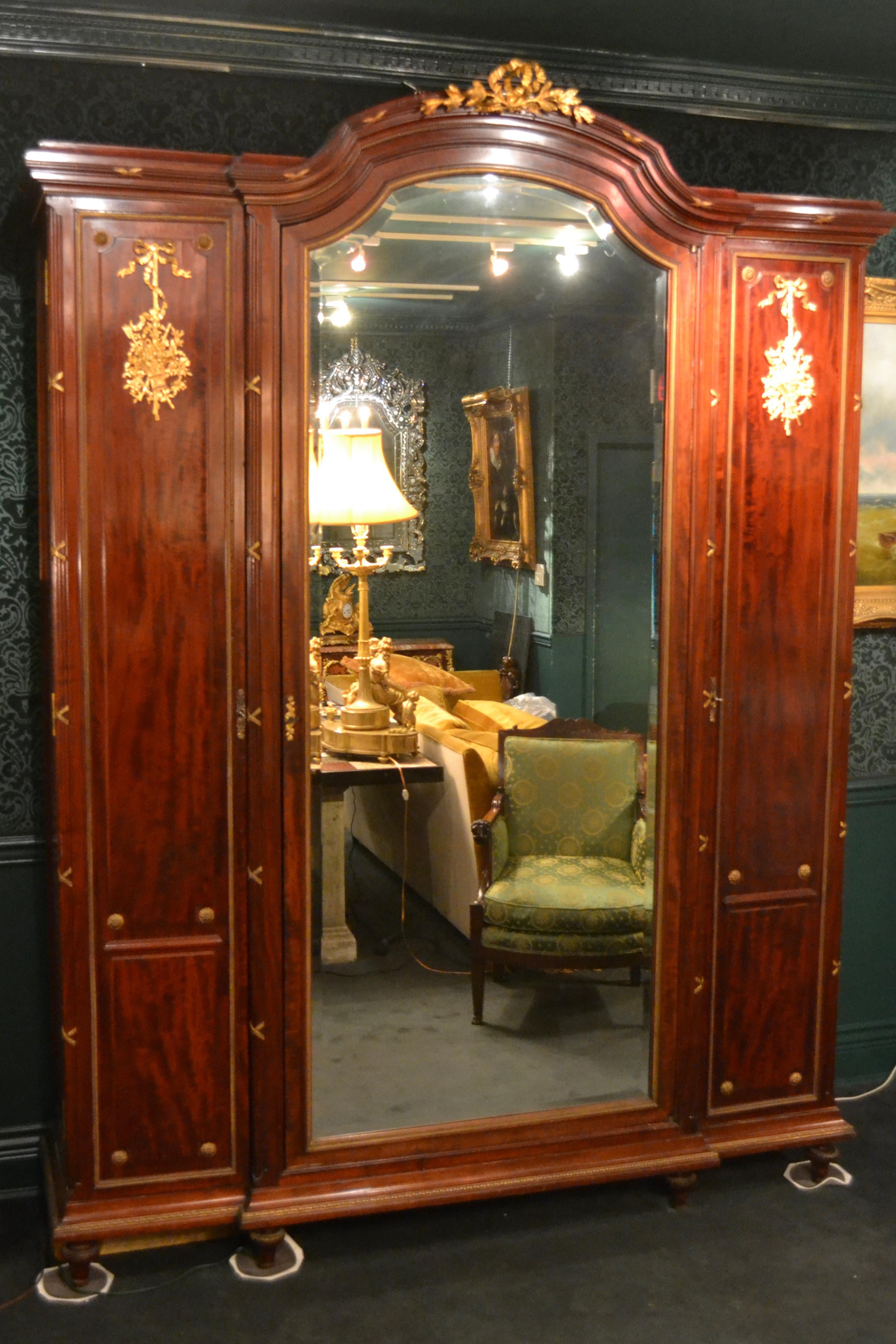 Grande armadio in mogano, specchio e bronzo dorato in stile Belle Epoque F. Link in vendita 9