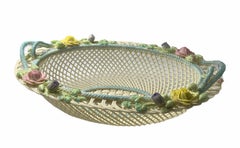 Großer gewebter Korb aus Belleek-Porzellan