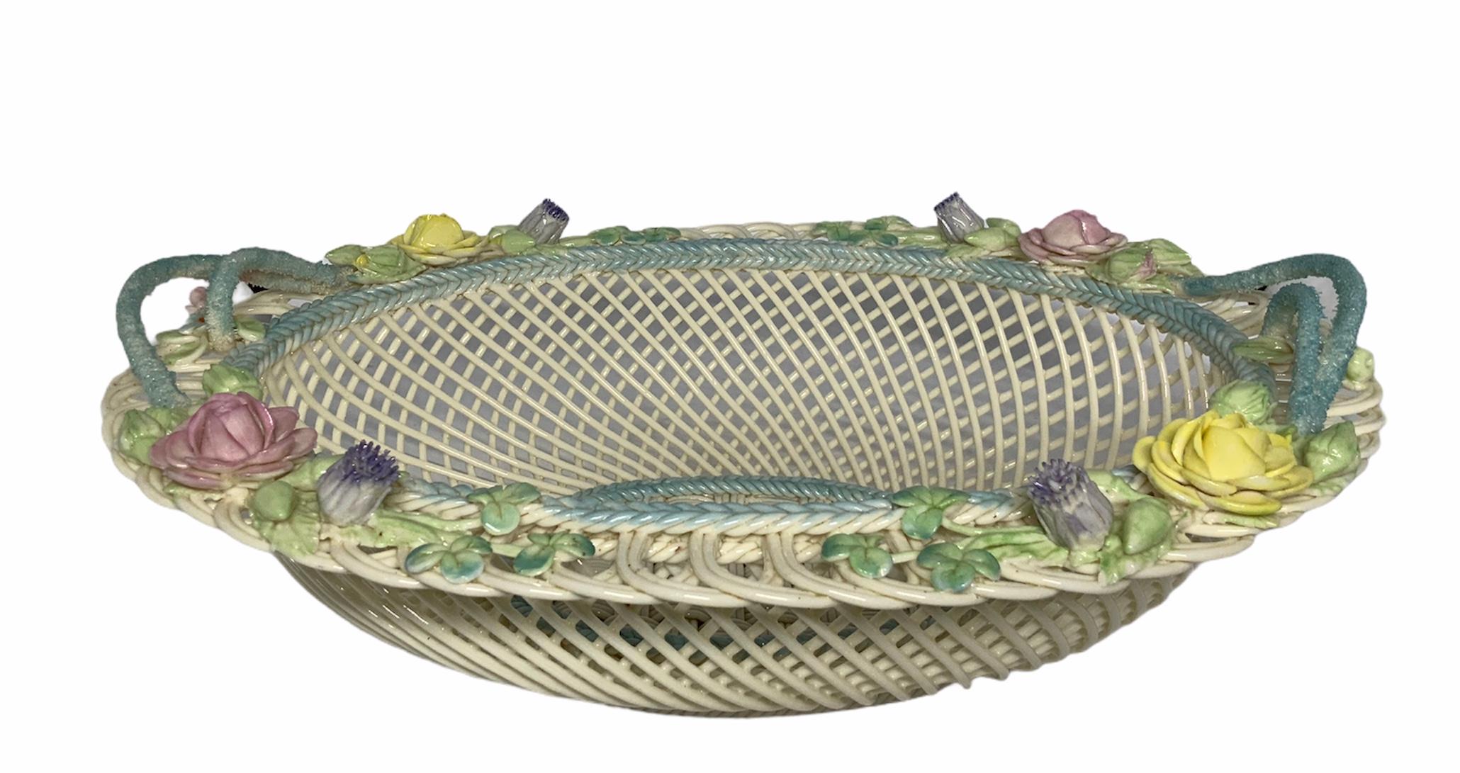 Large Belleek Porcelain Woven Basket In Good Condition In Guaynabo, PR