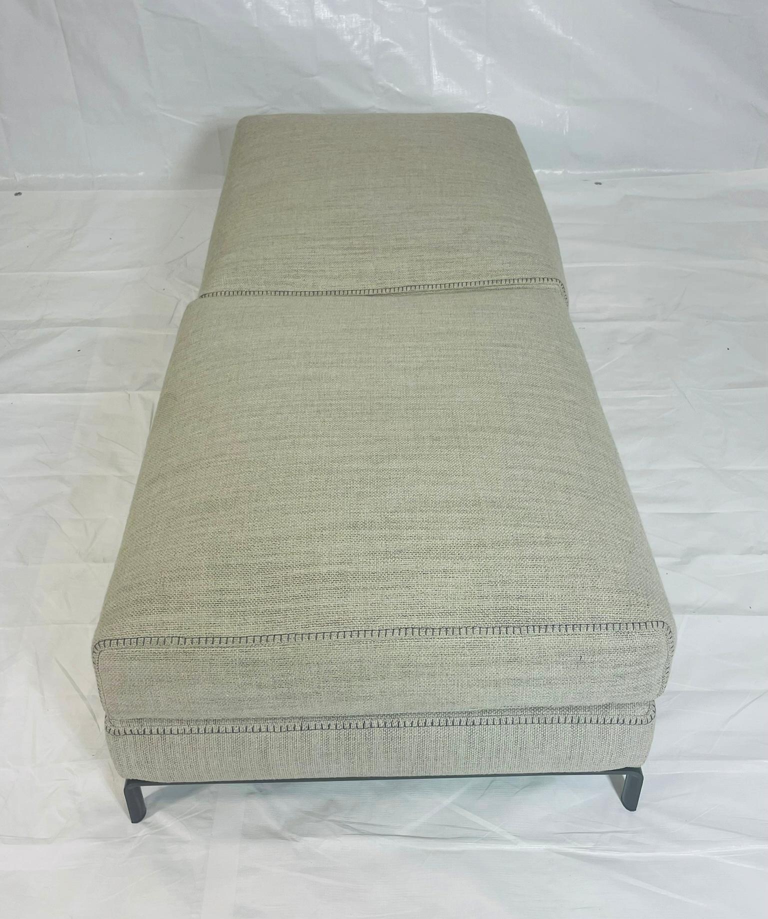 Large Bench by Antonio Citterio for B&B Italia, Italian Modern In Good Condition For Sale In Los Angeles, CA