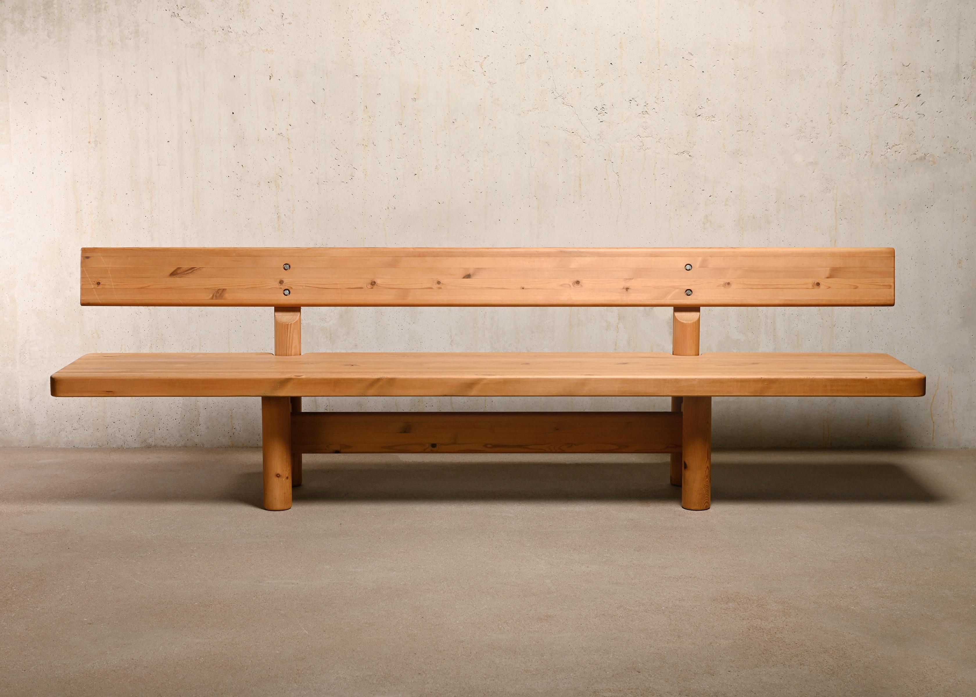 Late 20th Century Large Bench in Solid Pine Wood by Danish Architects Friis & Moltke Nielsen, 1978 For Sale