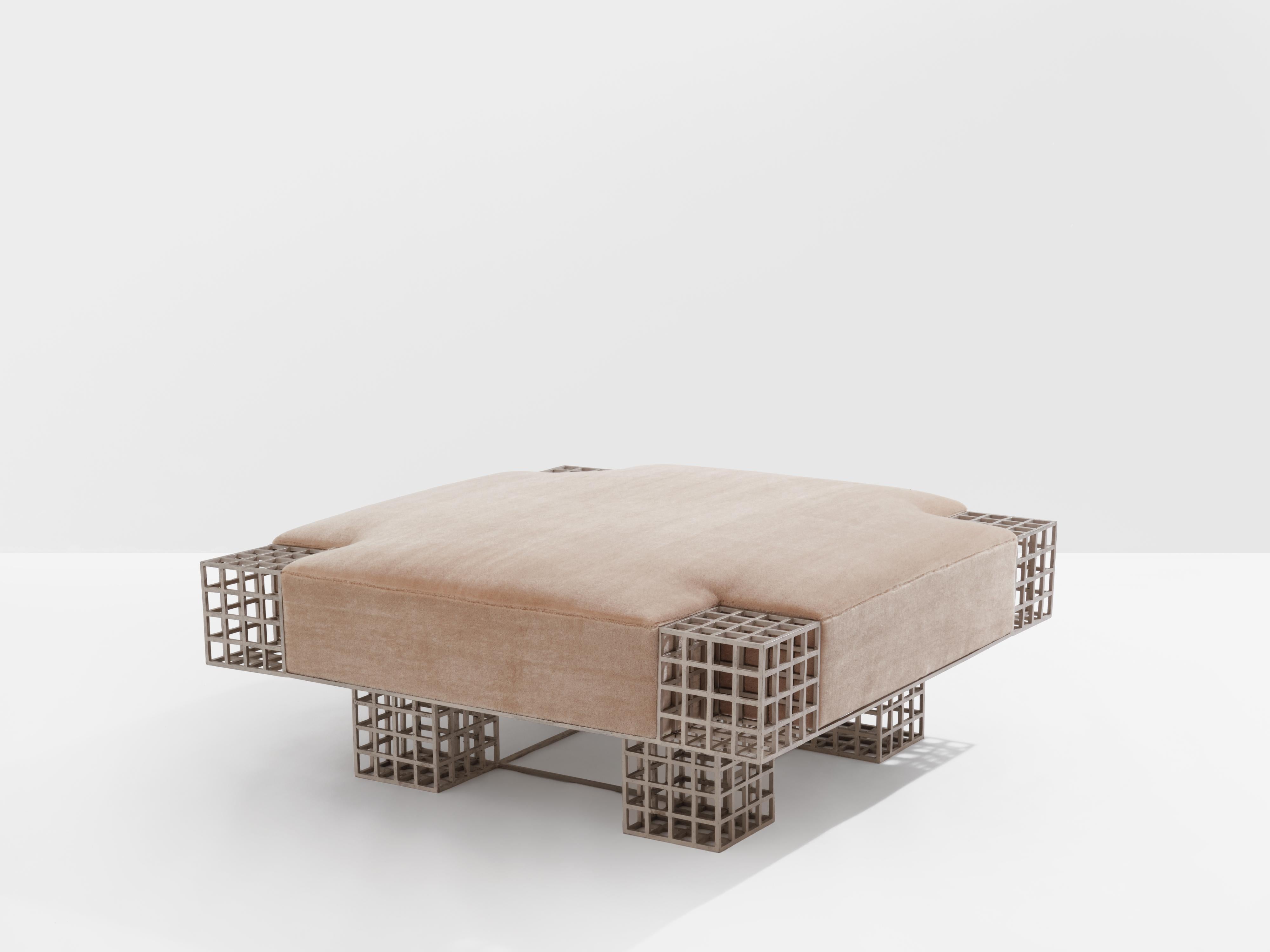 Moderne Grande banquette ottomane de Carla Sozzani en velours mohair Milan 1990 en vente