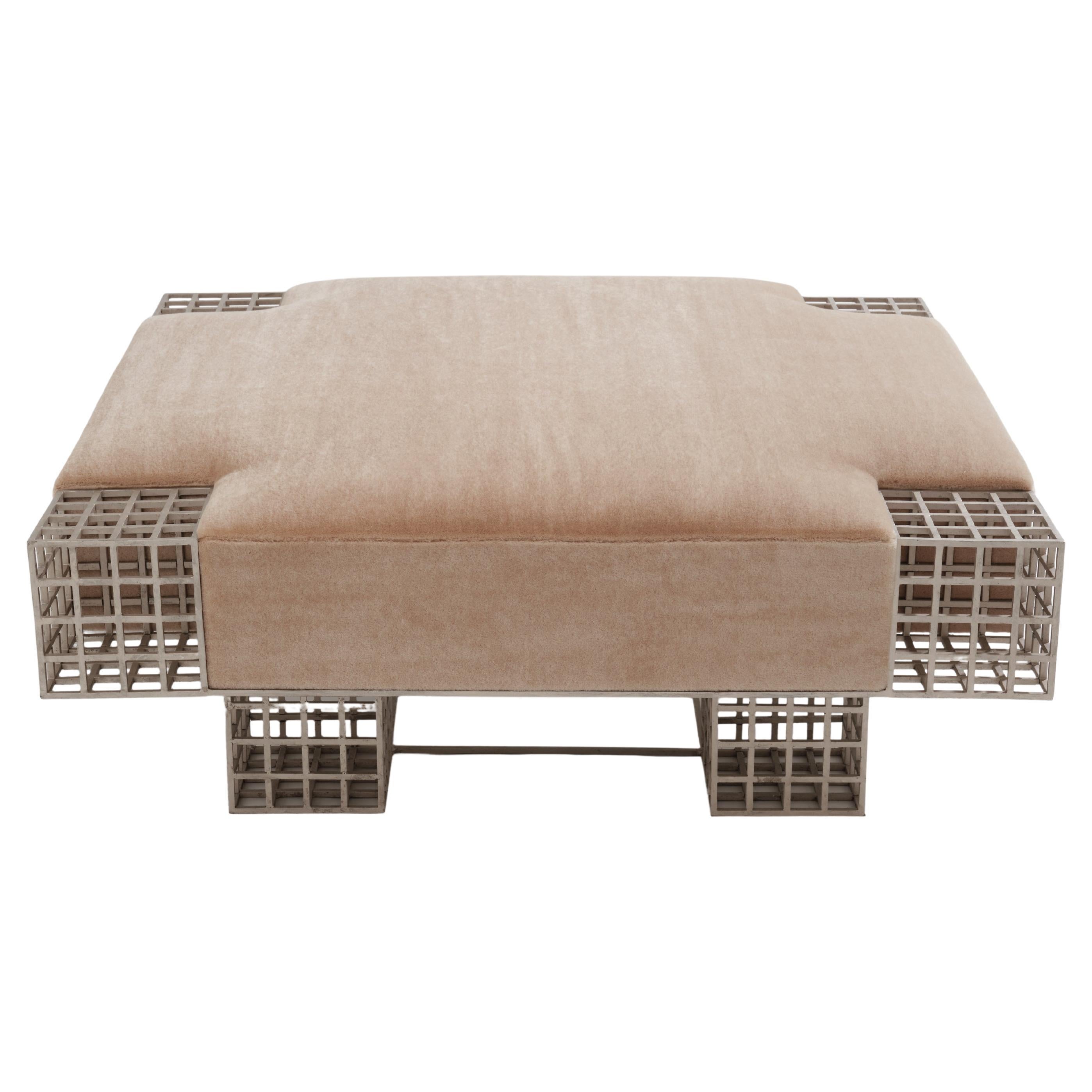 Grande banquette ottomane de Carla Sozzani en velours mohair Milan 1990 en vente