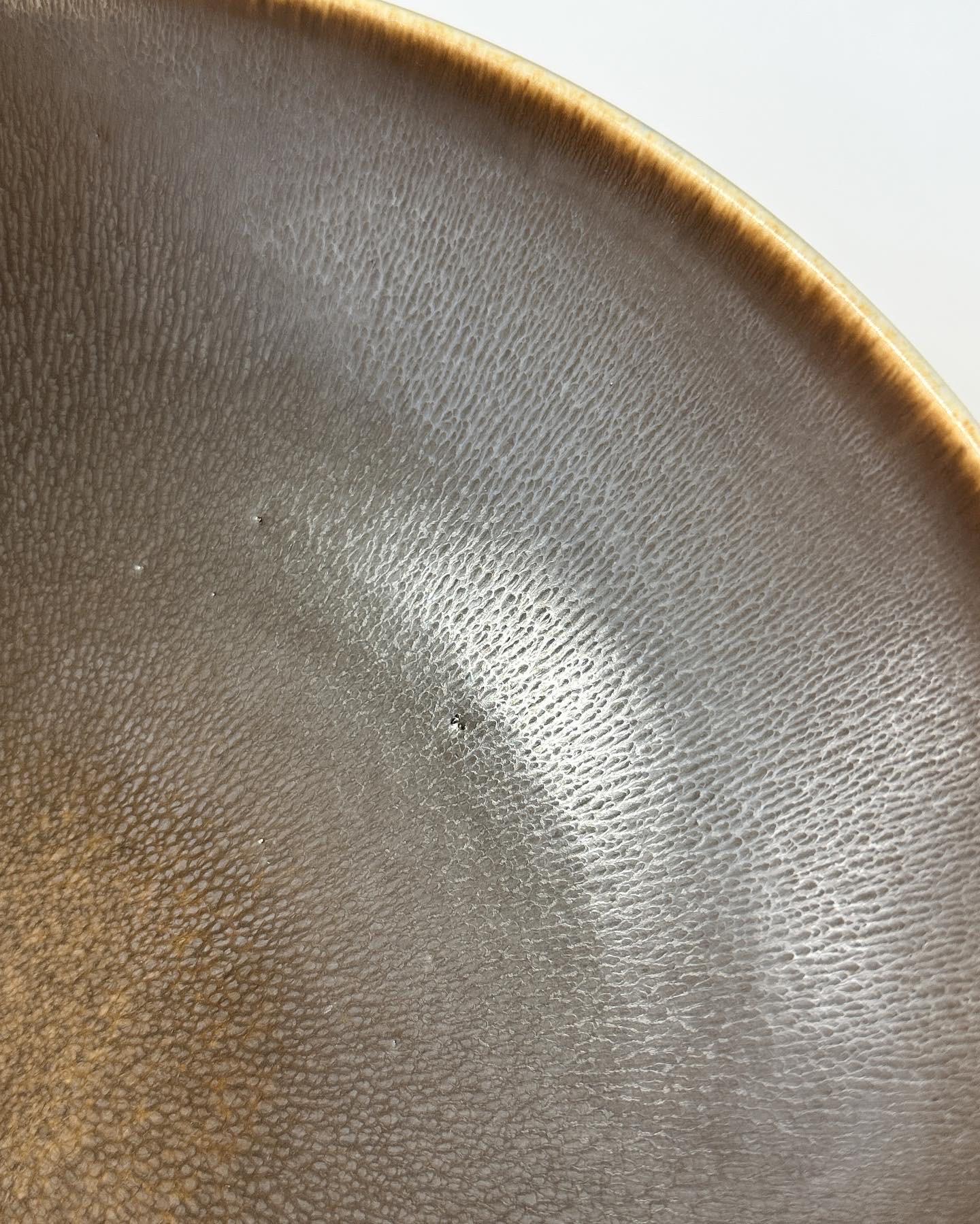 Ciotola grande in gres di Berndt Friberg con pelliccia di lepre marrone Gustavsberg Svezia 1954 in vendita 2