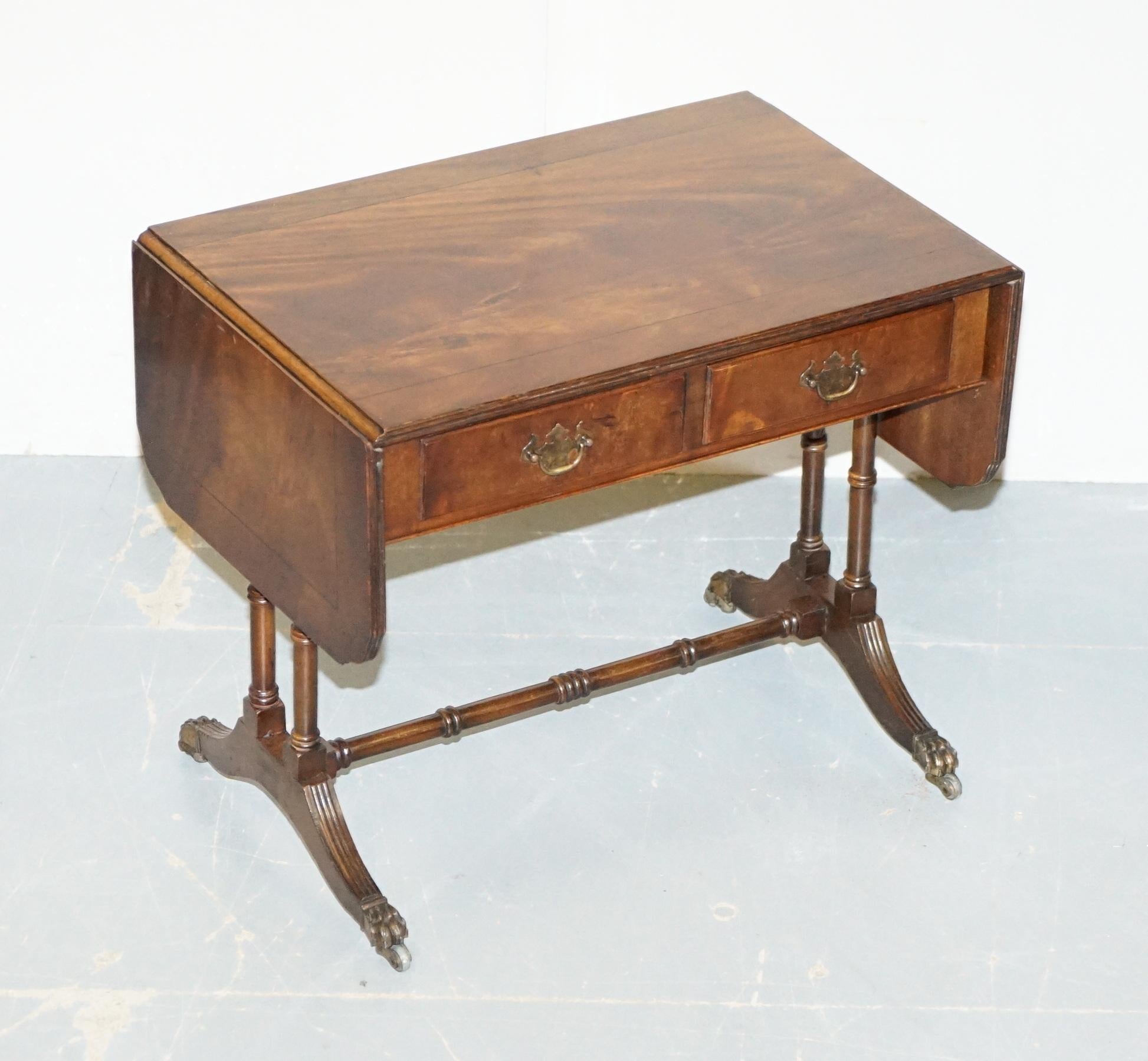 We are delighted to offer for sale this lovely condition large vintage Bevan Funnell flamed mahogany extending side table

This is a very well made and versatile piece with a timber patina to die for, its flamed mahogany. Ideal for playing cards