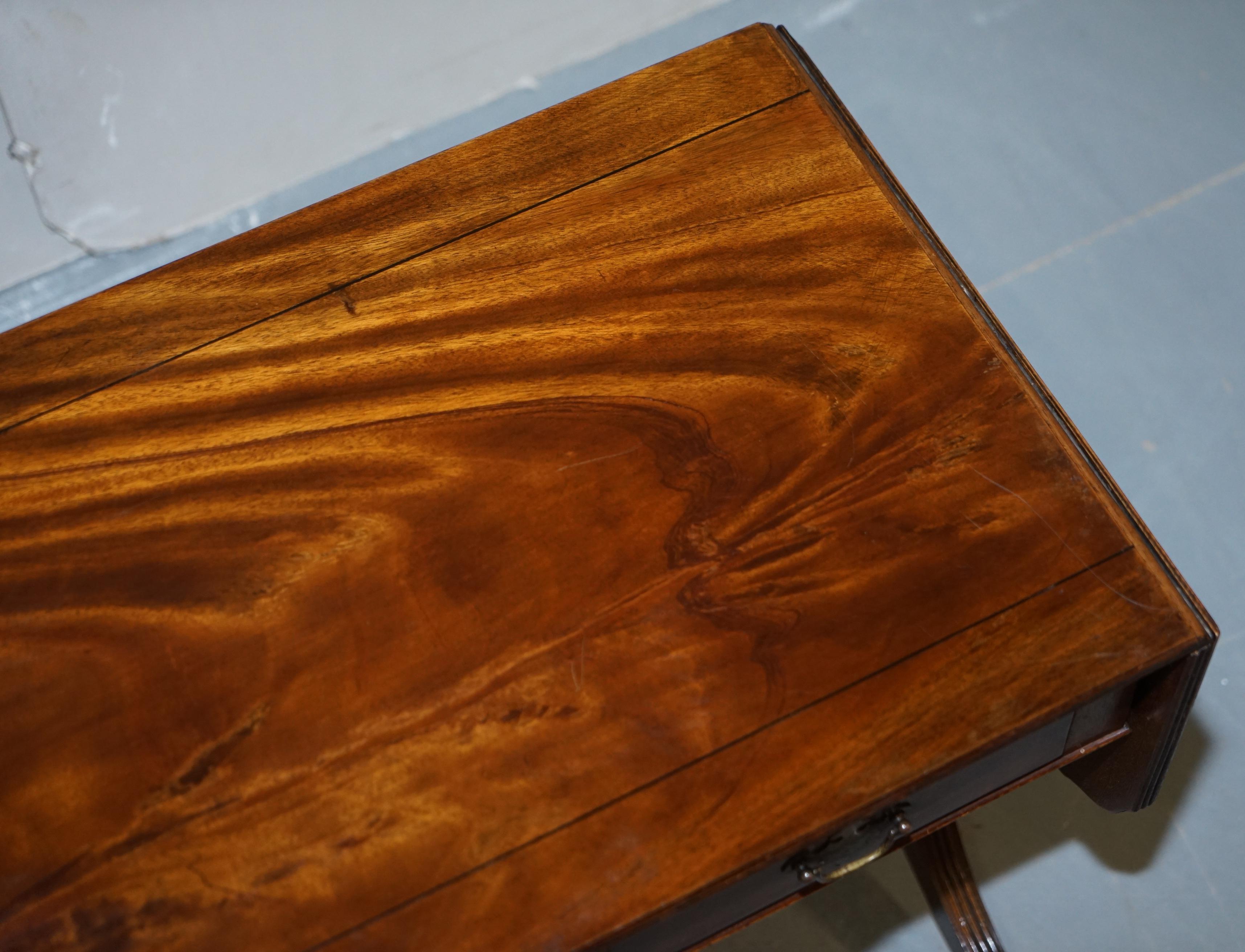 Large Bevan Funnell Extending Flamed Hardwood Side End Lamp Card Table Lion Feet In Good Condition For Sale In West Sussex, Pulborough