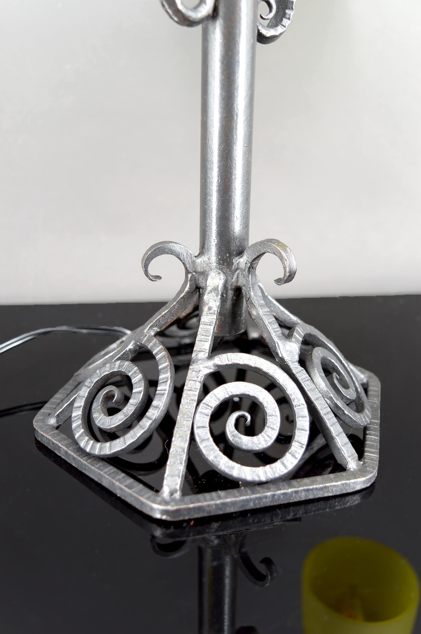 Large Bicéphalous Wrought Iron Lamp by Schneider, France, Art Deco, Circa 1920 For Sale 6
