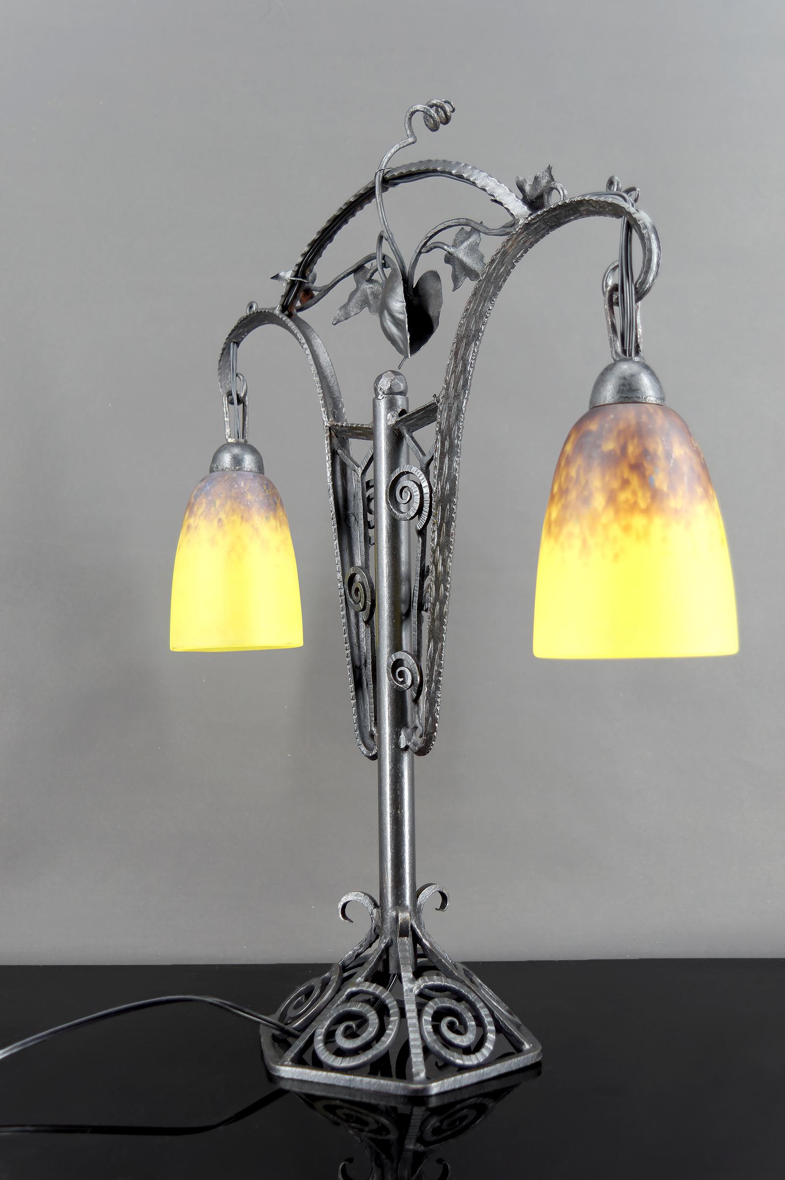 Forged Large Bicéphalous Wrought Iron Lamp by Schneider, France, Art Deco, Circa 1920 For Sale