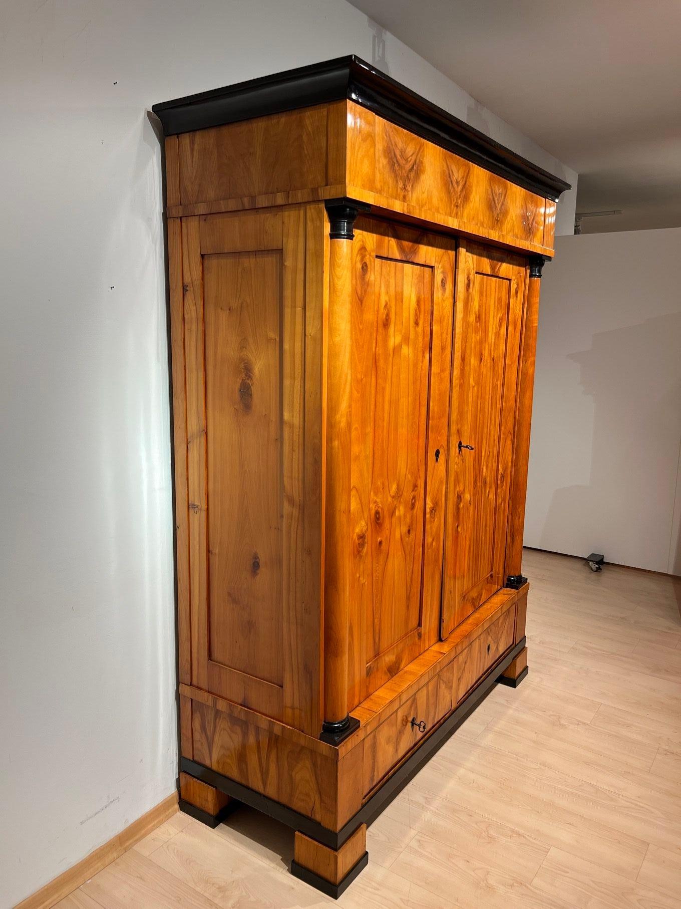 Large Biedermeier Armoire, Cherry Wood, South Germany circa 1820 In Good Condition For Sale In Regensburg, DE