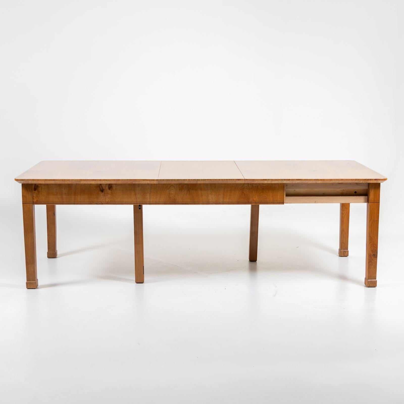 Large Biedermeier Extension Table in Ash, Germany, circa 1820 In Good Condition In Greding, DE