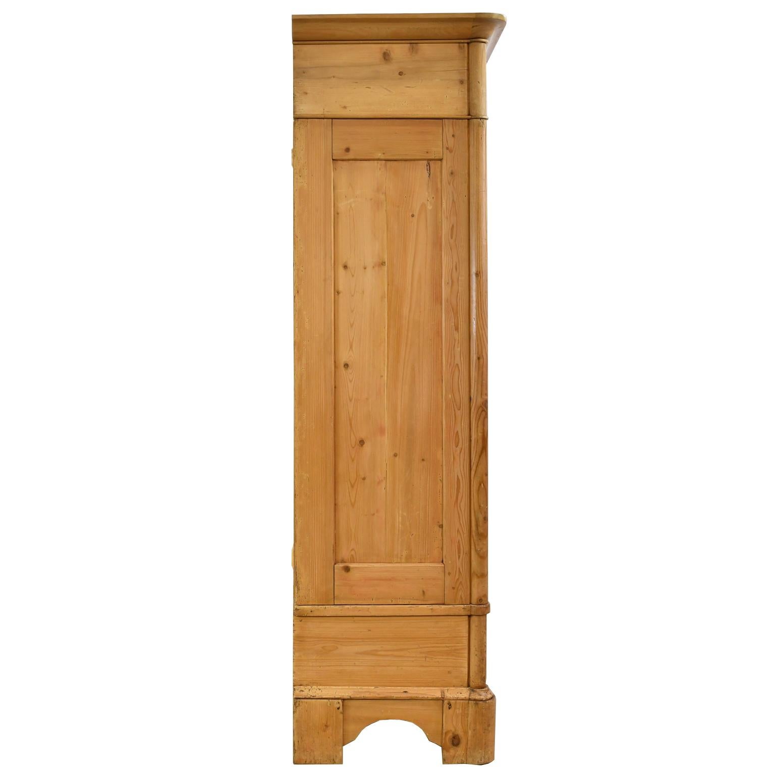 Biedermeier Inspired Scrubbed Pine Armoire from Northern Germany, circa 1820 6