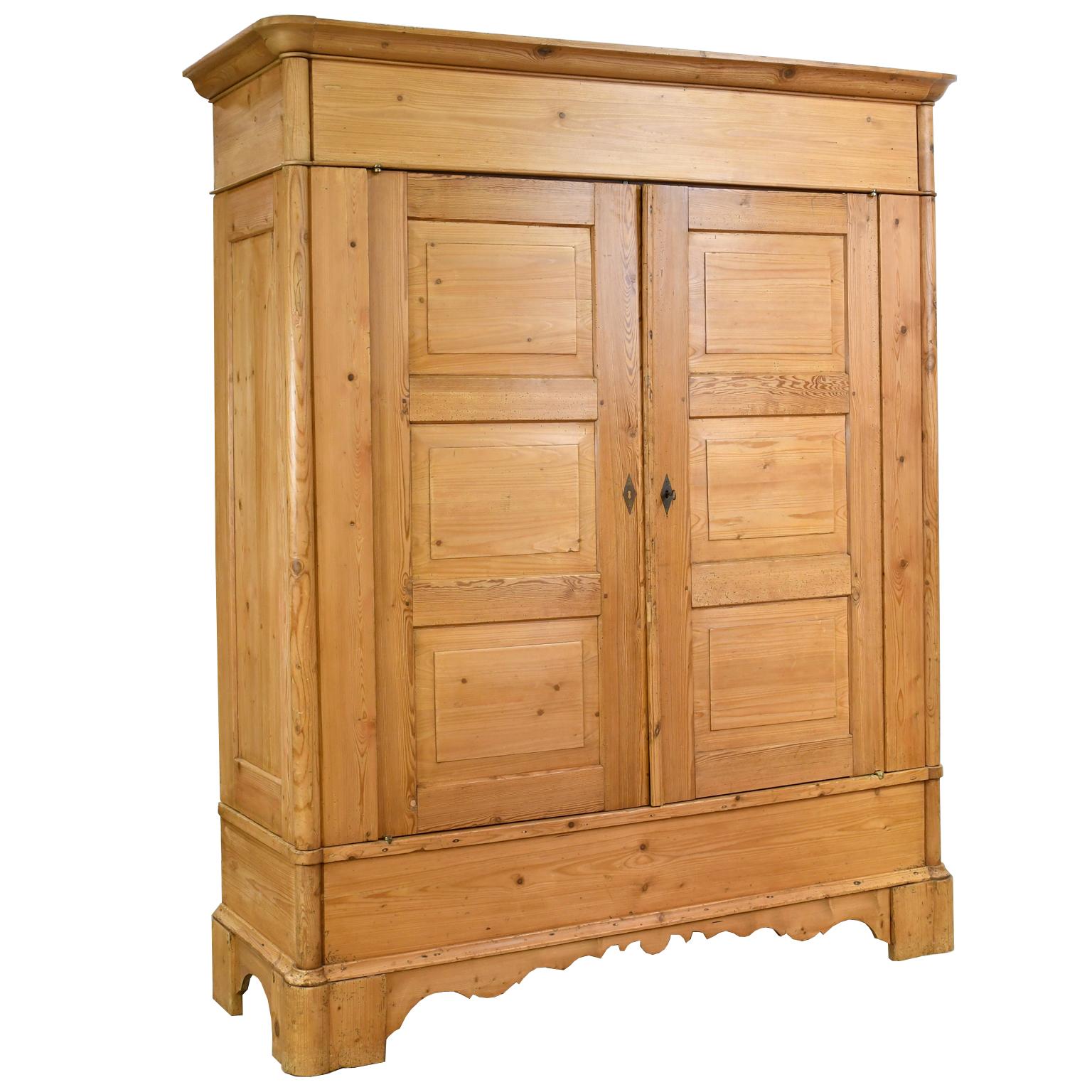 Biedermeier Inspired Scrubbed Pine Armoire from Northern Germany, circa 1820 8