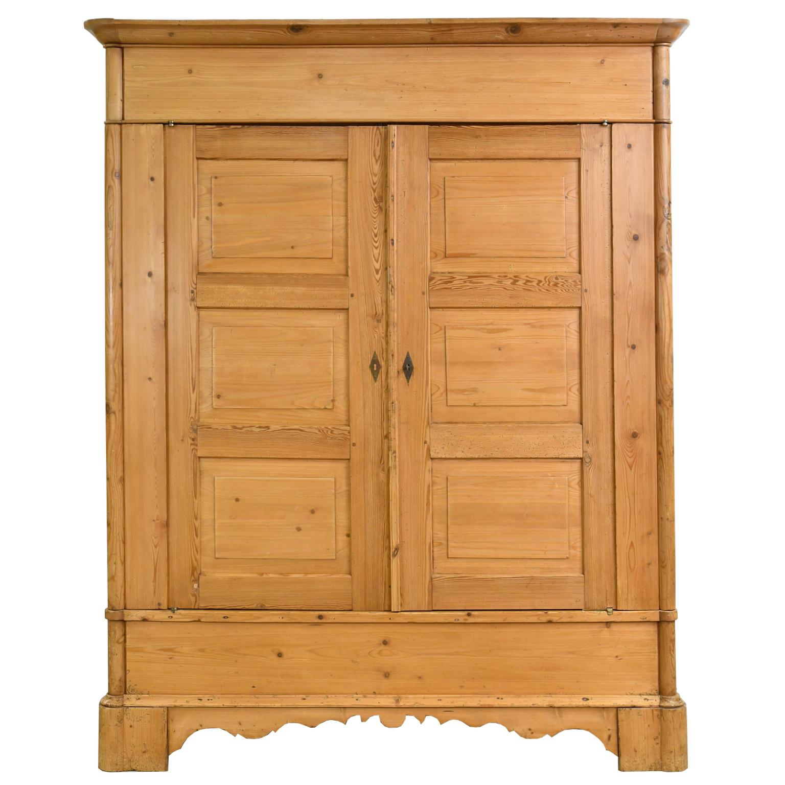 Biedermeier Inspired Scrubbed Pine Armoire from Northern Germany, circa 1820 9