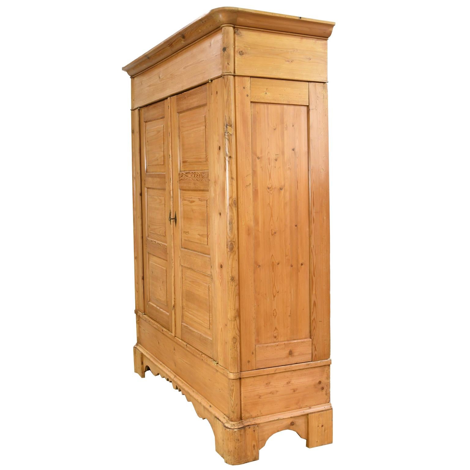 Early 19th Century Biedermeier Inspired Scrubbed Pine Armoire from Northern Germany, circa 1820