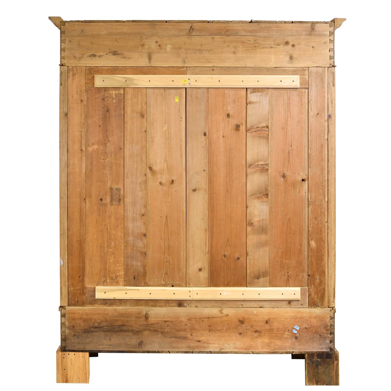 Biedermeier Inspired Scrubbed Pine Armoire from Northern Germany, circa 1820 4