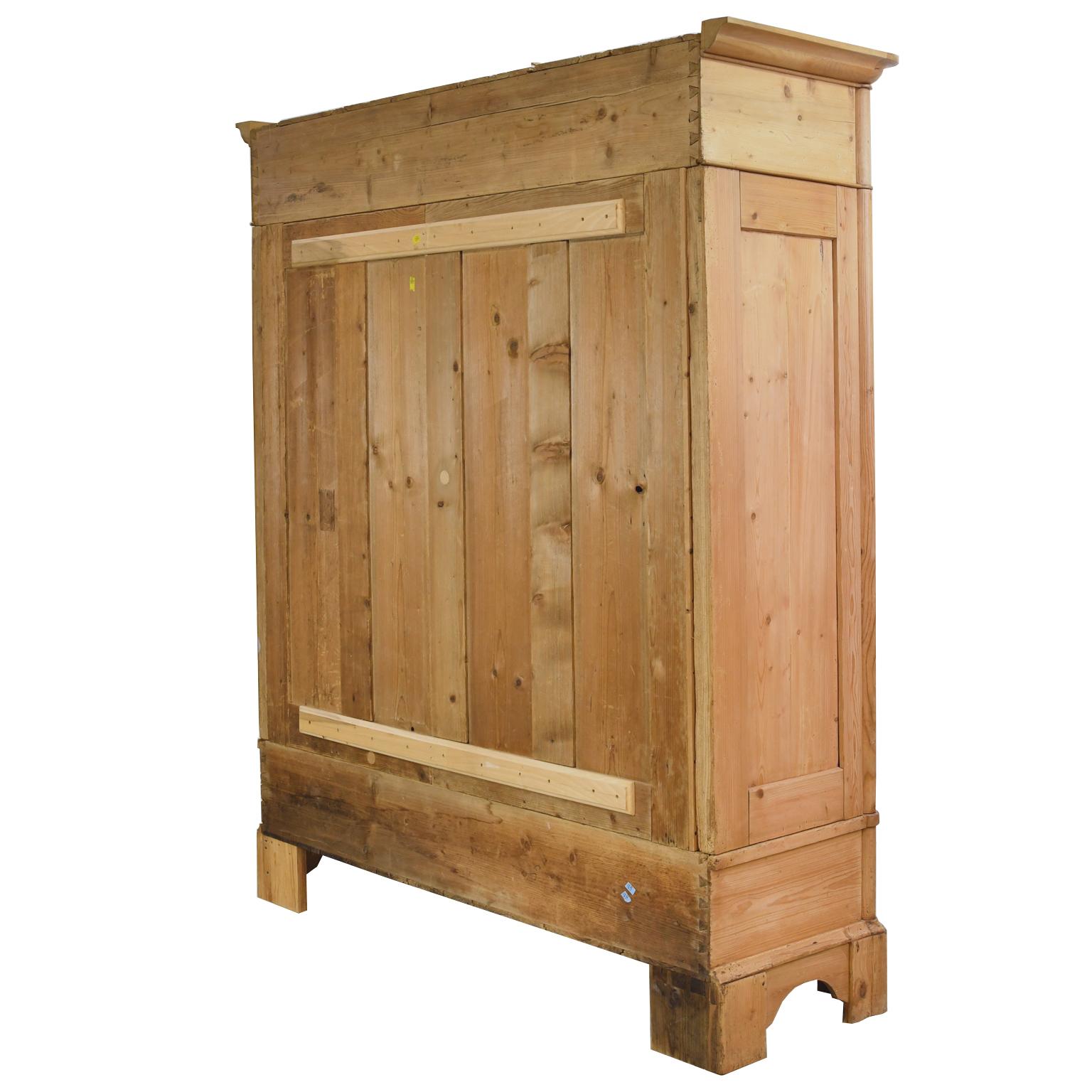 Biedermeier Inspired Scrubbed Pine Armoire from Northern Germany, circa 1820 5