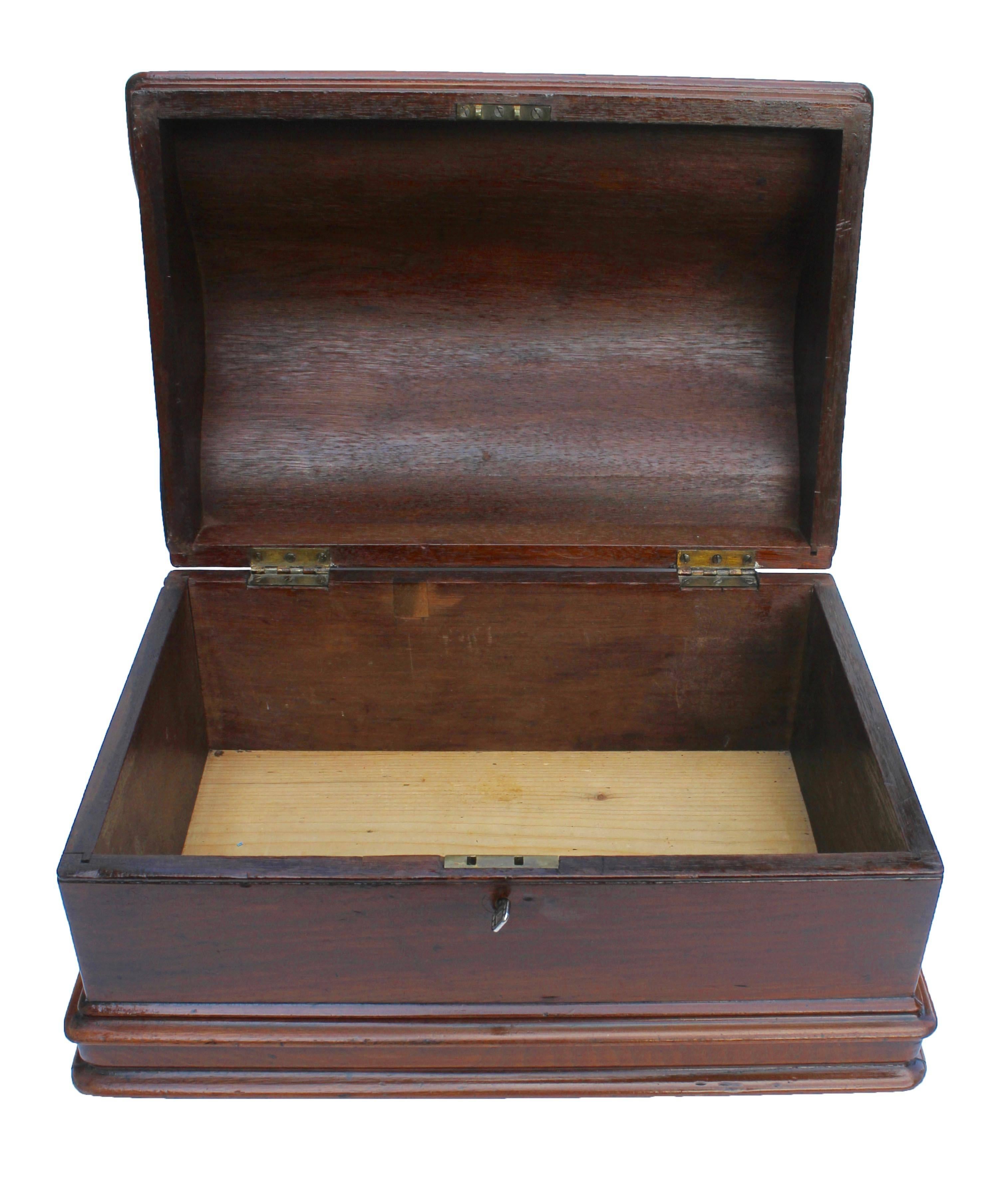 Biedermeier Laege Mahogany Wooden Box, Austria, circa 1900s In Good Condition In Verviers, BE