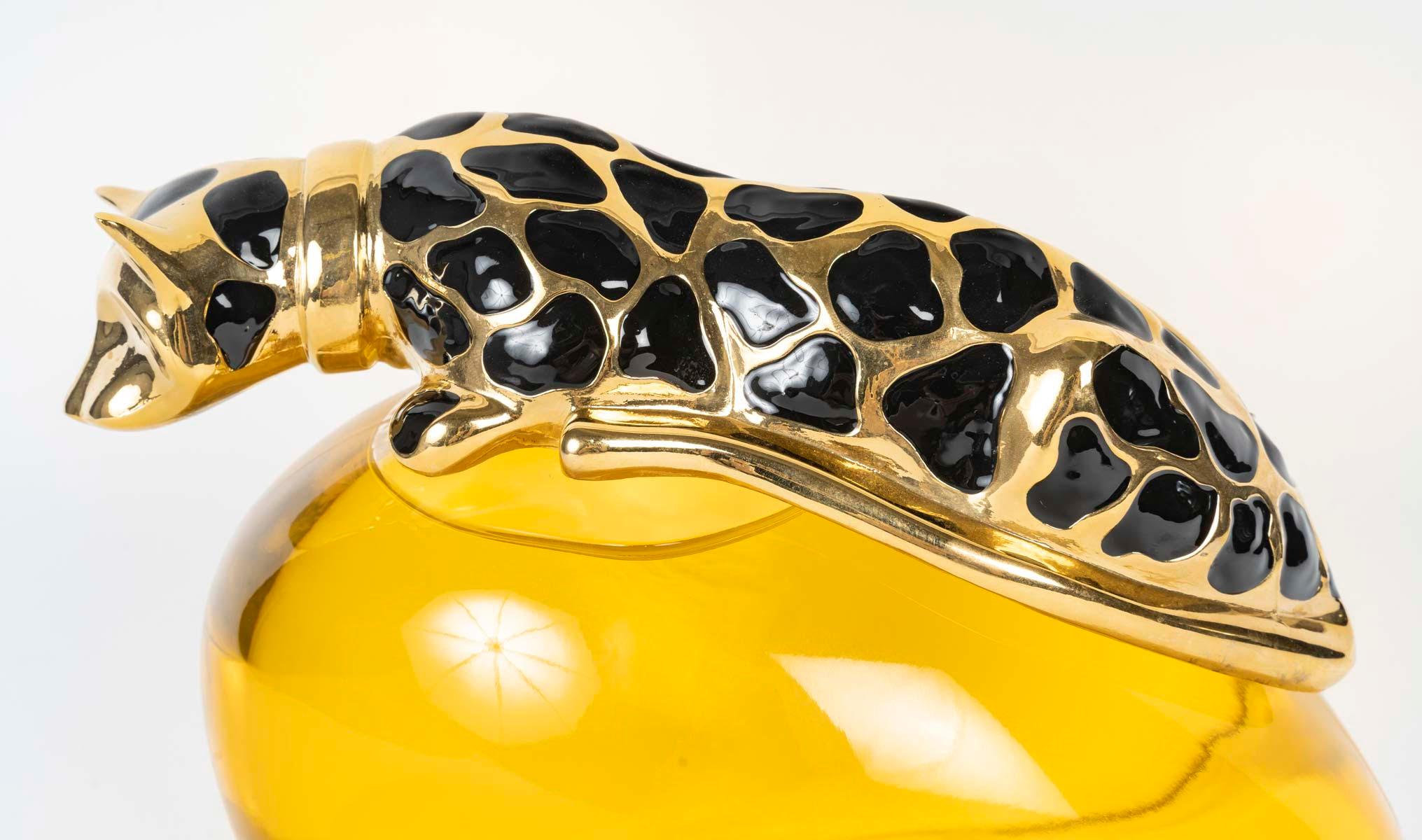 Moderno Grande bottiglia di profumo Beverly Hille, XX secolo. in vendita