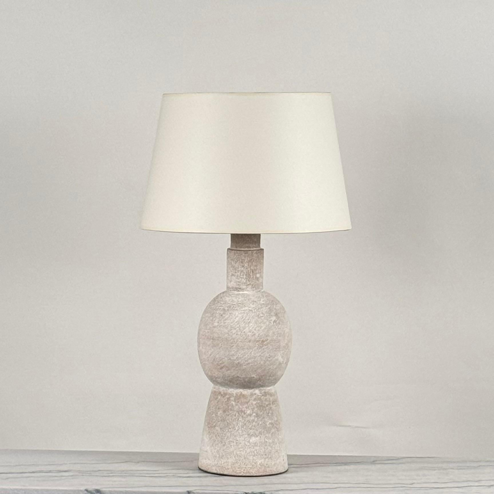 Moderne Grande lampe en grès blanc 