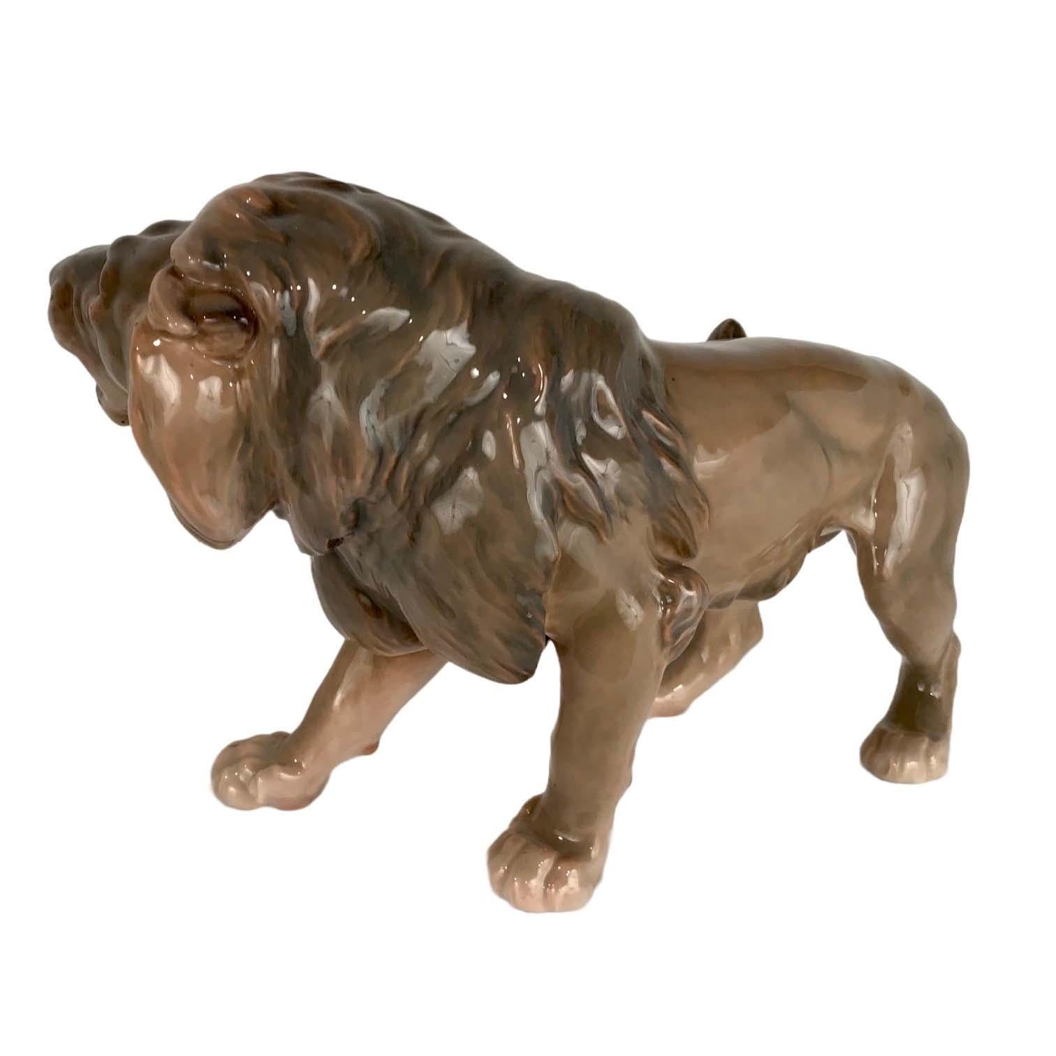 Large Bing and Grondahl Porcelain Roaring Lion In Excellent Condition For Sale In Montreal, QC