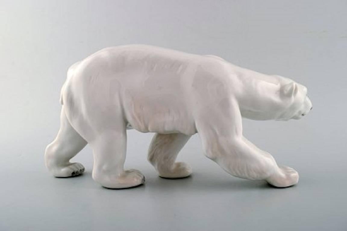 Large Bing & Grondahl / B&G porcelain figurine of polar bear number 1785.
Denmark
Measures 30 cm.
1st. factory quality.
Perfect condition.