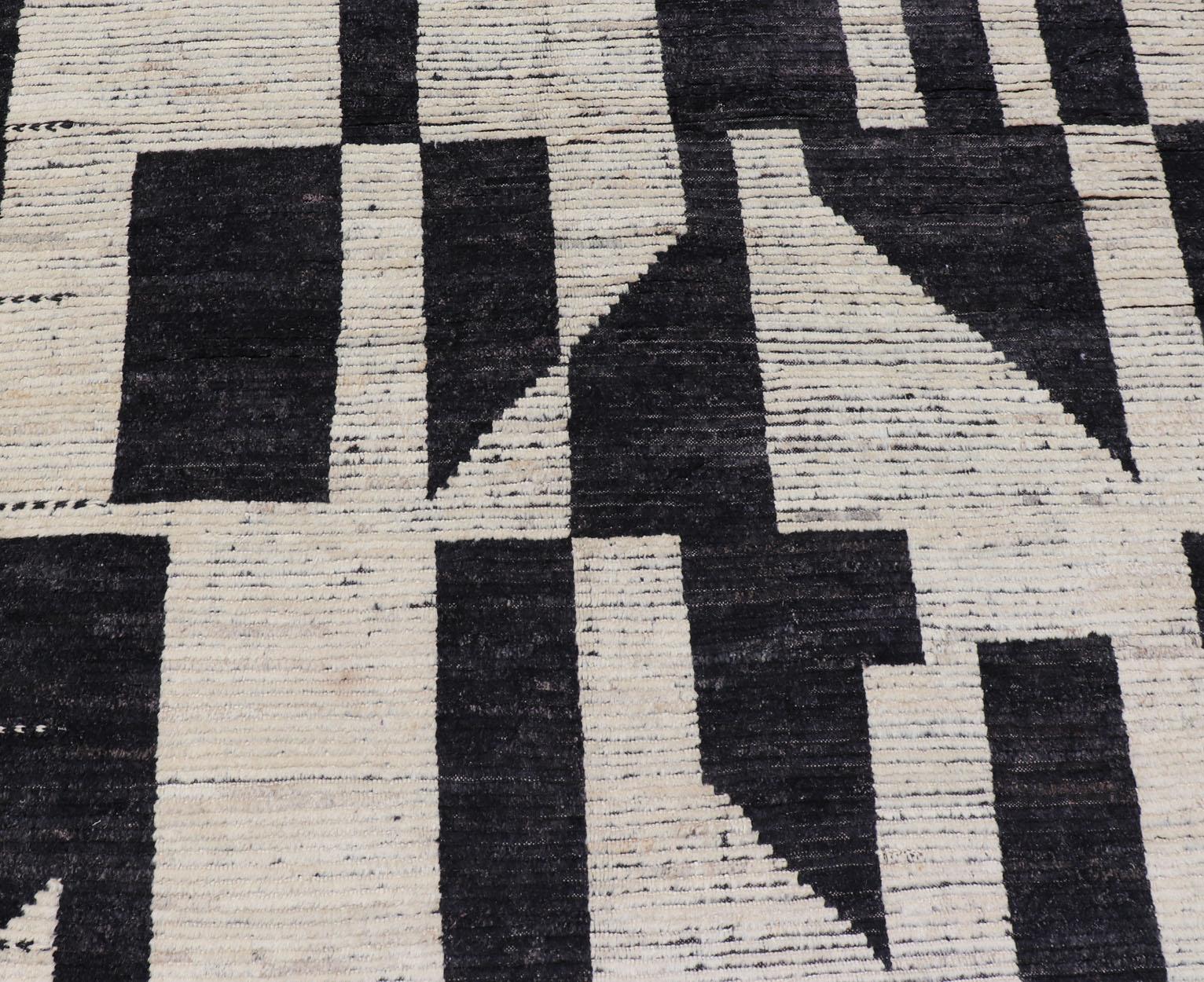 Grand tapis abstrait moderne et décontracté noir et ivoire surdimensionné en vente 3