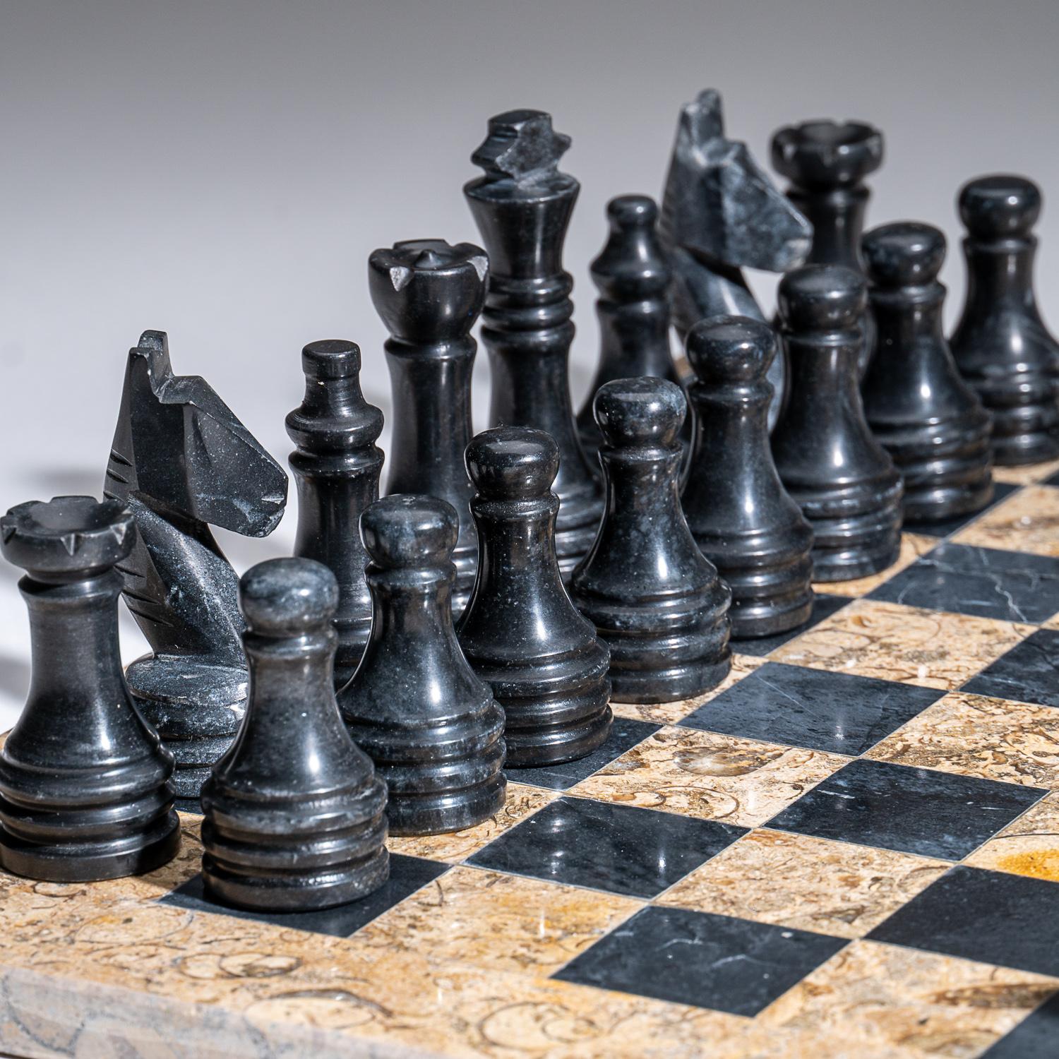  Black and Natural Onyx Large Chess Set With Blue Velvet Box, Afghanistan 4