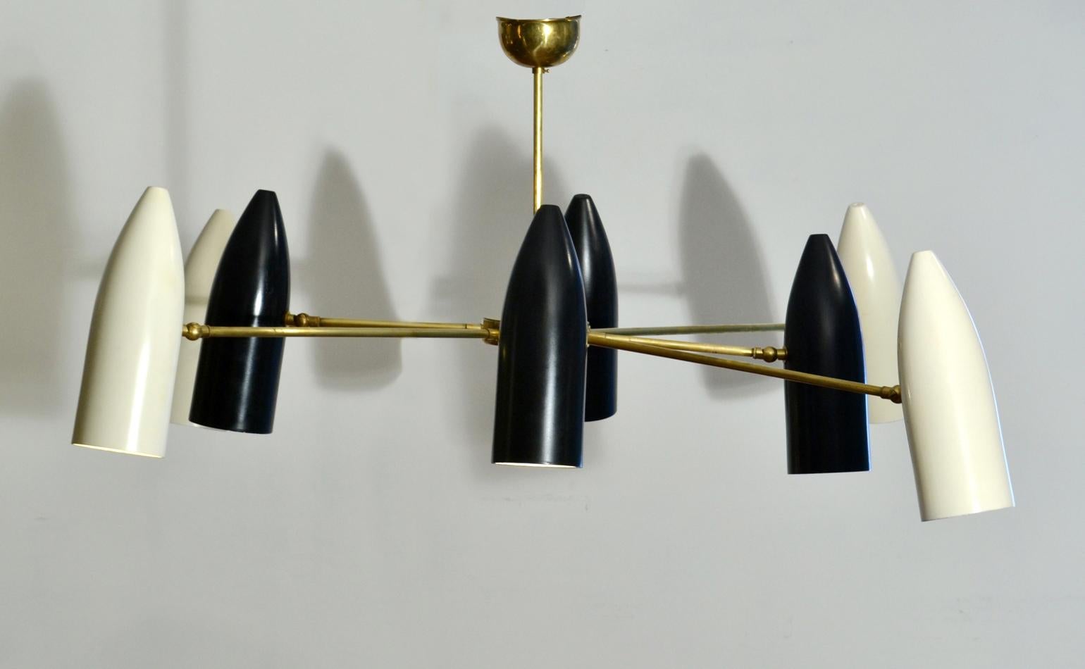 Large Black and White Eight-Arm Metal Midcentury Italian Chandelier In Excellent Condition In London, GB
