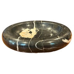 Großer schwarzer und weißer italienischer Marmor-Aschenbecher / Schale / Auffangbehälter von Sergio Asti