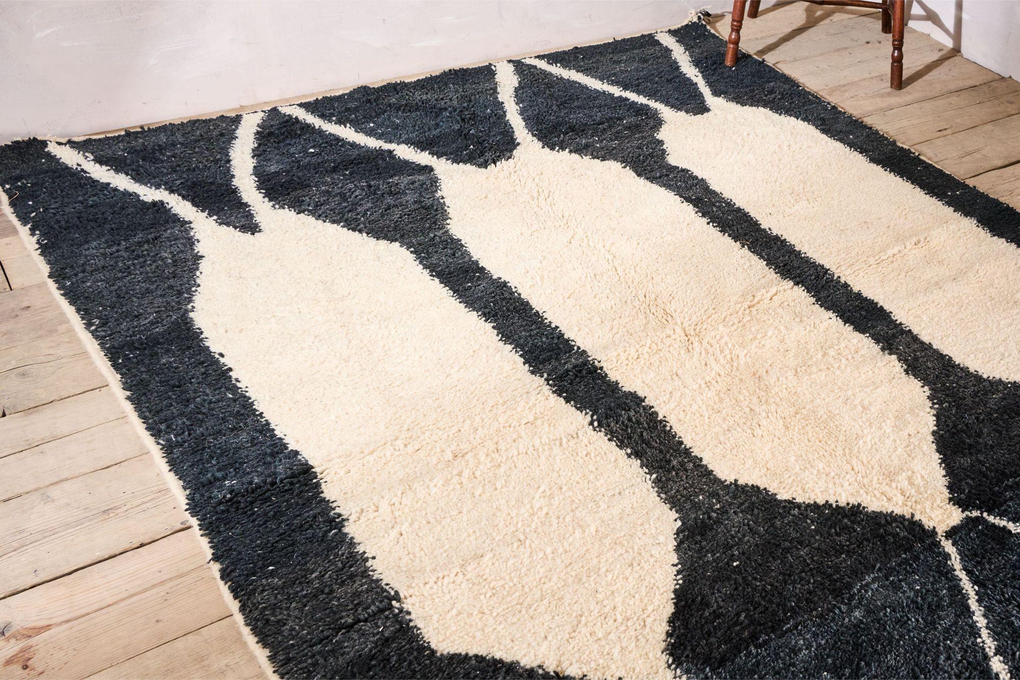 Large black and white Moroccan Berber rug For Sale 1