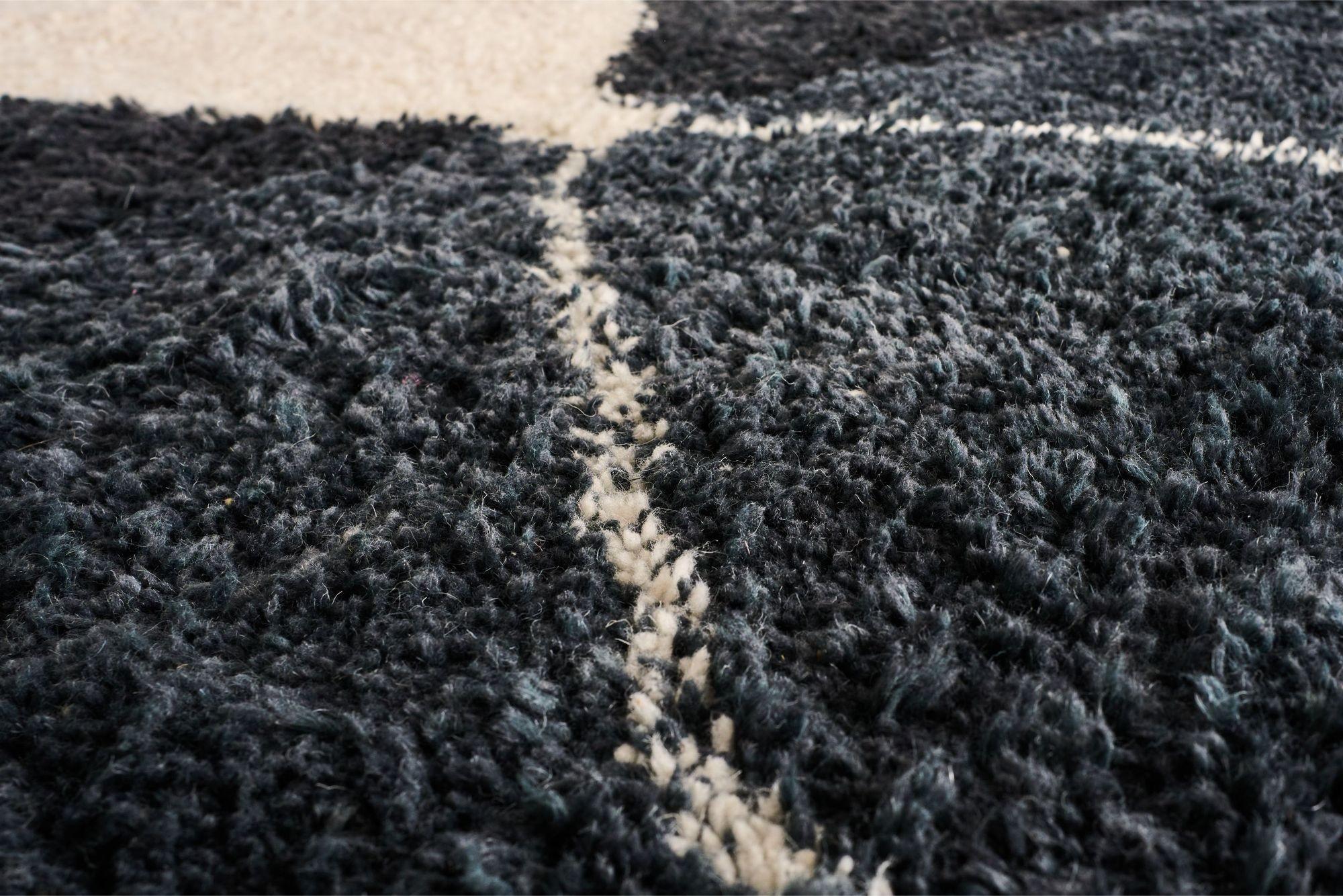 Large black and white Moroccan Berber rug For Sale 3