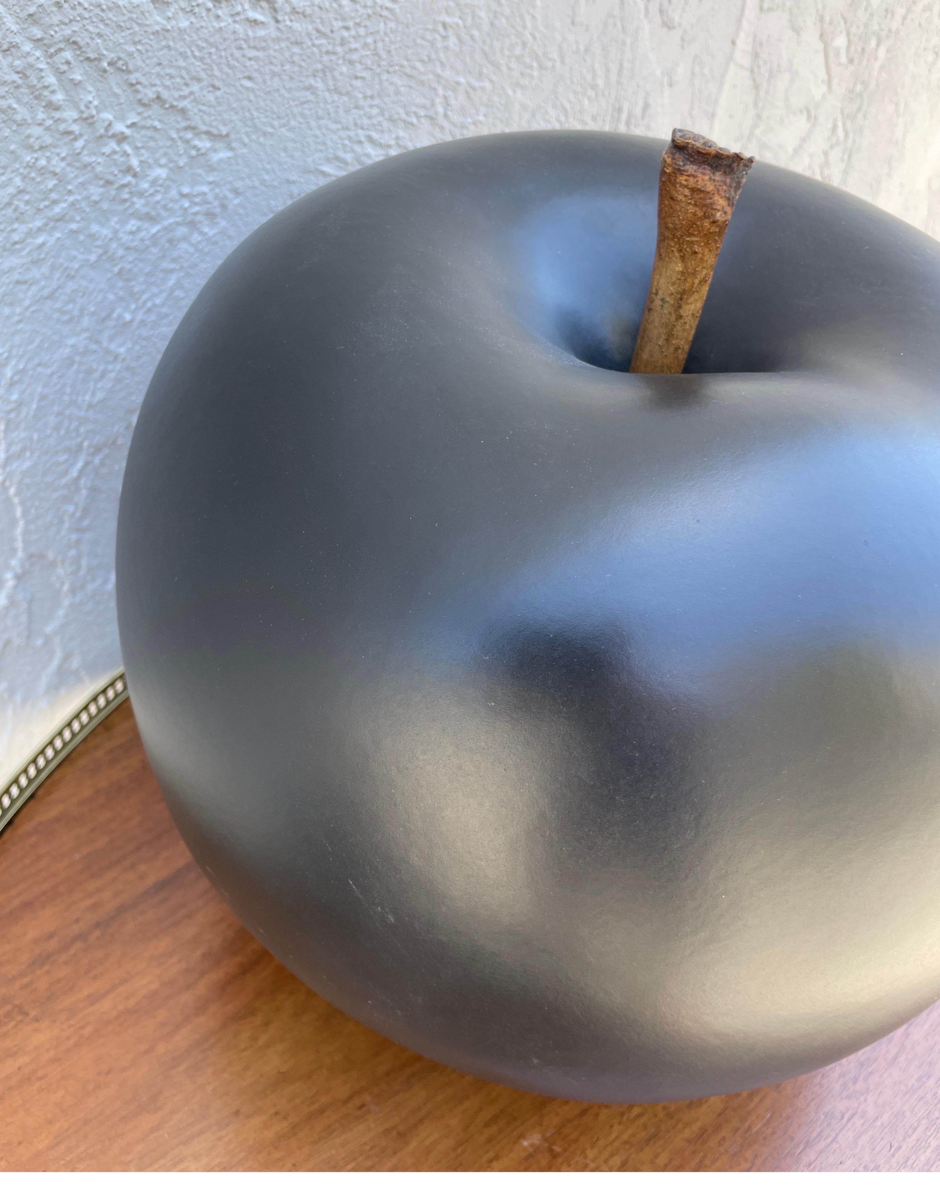 Brésilien Large Black Apple Sculpture by Selma Calheira en vente