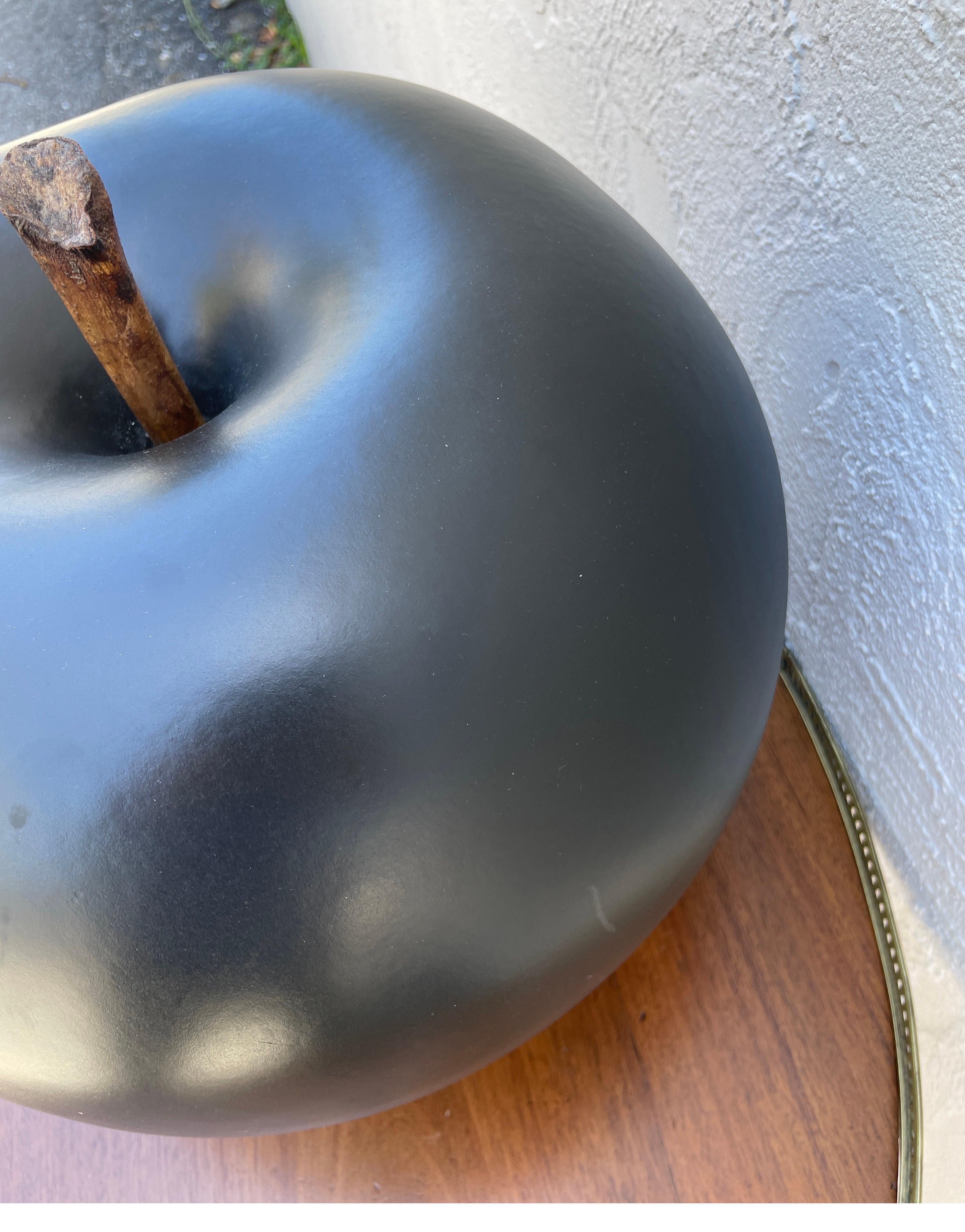 Large Black Apple Sculpture by Selma Calheira Bon état - En vente à West Palm Beach, FL
