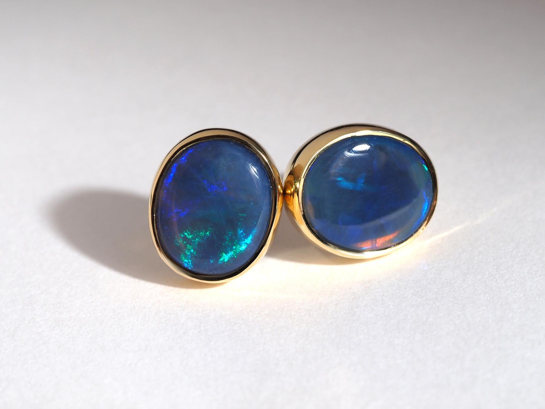 Clous d'oreilles en or jaune 18 carats avec grande opale noire d'Australie, cadeau en vente 4