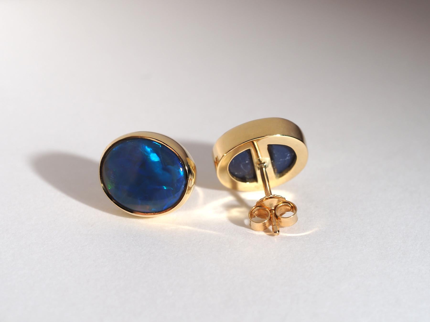 Clous d'oreilles en or jaune 18 carats avec grande opale noire d'Australie, cadeau en vente 3