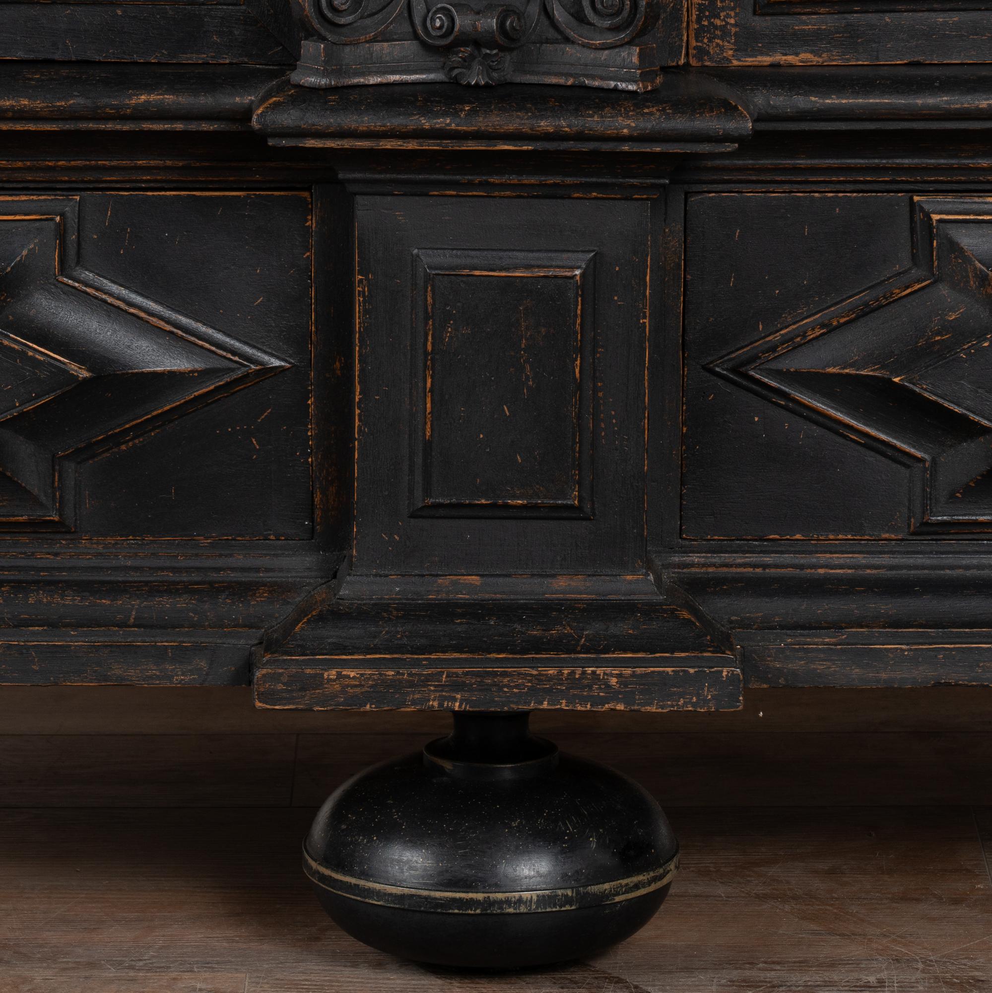 Gran Armario Barroco Negro de Roble, Dinamarca Circa 1740-80 6