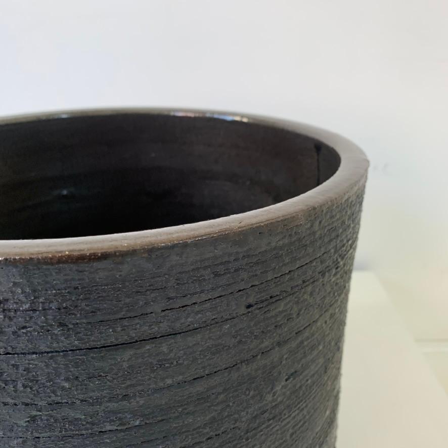 Belge Grande céramique noire de Rogier Vandeweghe pour Amphora, circa 1964, Belgique. en vente