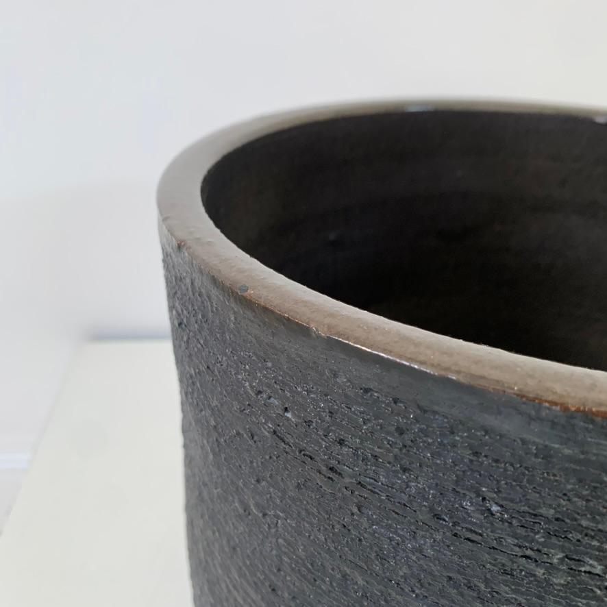 Émaillé Grande céramique noire de Rogier Vandeweghe pour Amphora, circa 1964, Belgique. en vente