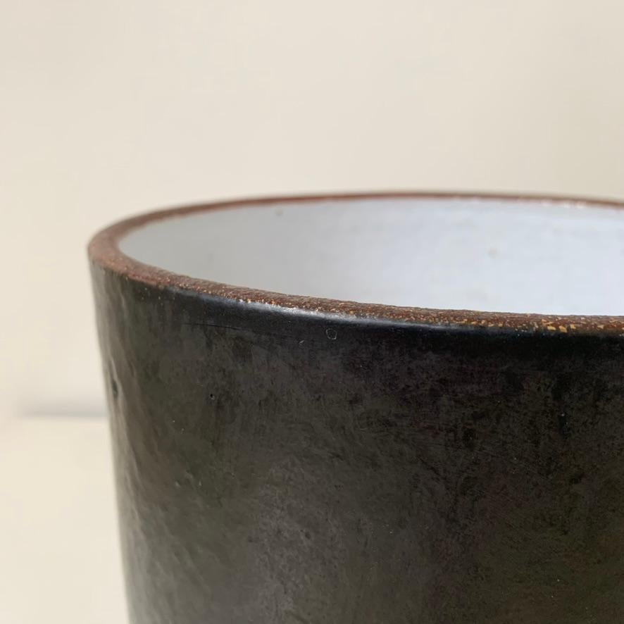 Céramique Grande céramique noire de Rogier Vandeweghe pour Amphora, vers 1964, Belgique. en vente