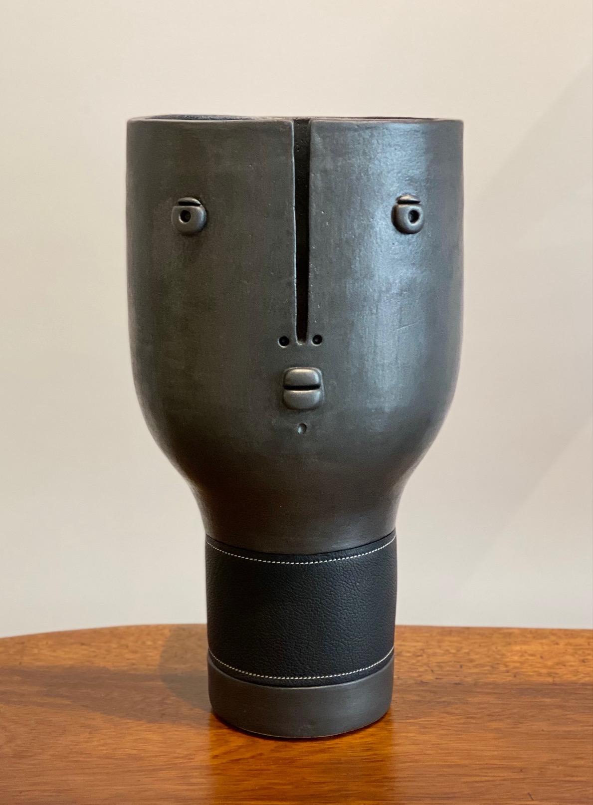 Sculpture vase 