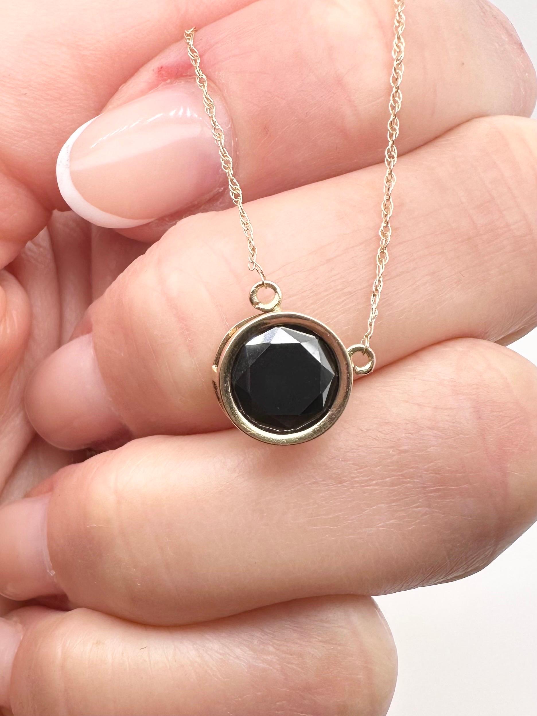 Round Cut Large black diamond pendant 8mm 10KT yellow gold For Sale