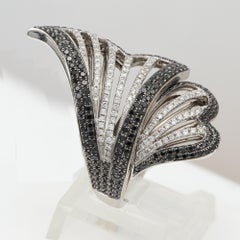 Large Black Diamond Ring 18 Karat Gold Black and White natural Diamonds