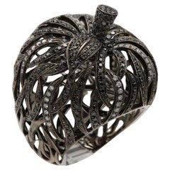 Large Black Diamond Ring 18 Karat Gold Black and White natural Diamonds