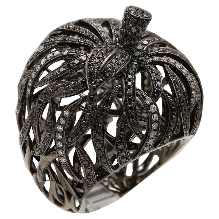 Large Black Diamond Ring 18 Karat Gold Black and White natural