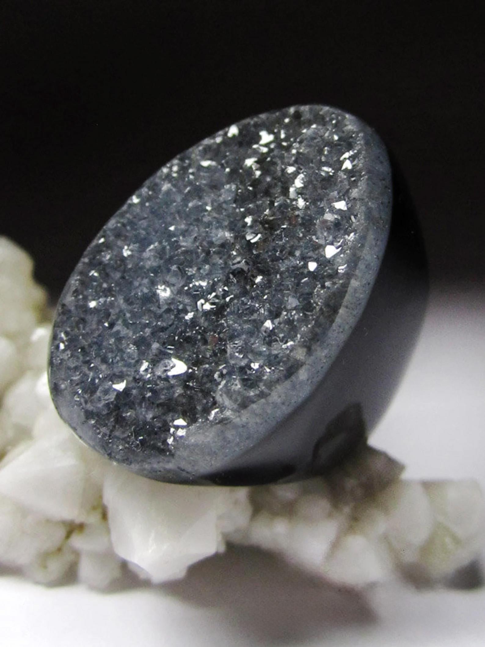 Gran Druzy Negro Ágata Cuarzo Cristales Anillo Calcedonia Natural Piedra Brasileña en venta 4