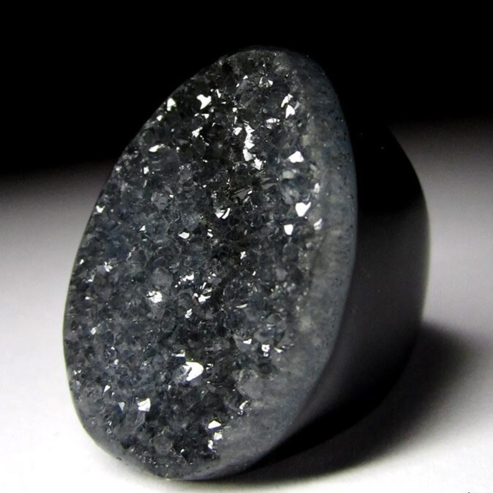 Gran Druzy Negro Ágata Cuarzo Cristales Anillo Calcedonia Natural Piedra Brasileña Sin cortar en venta