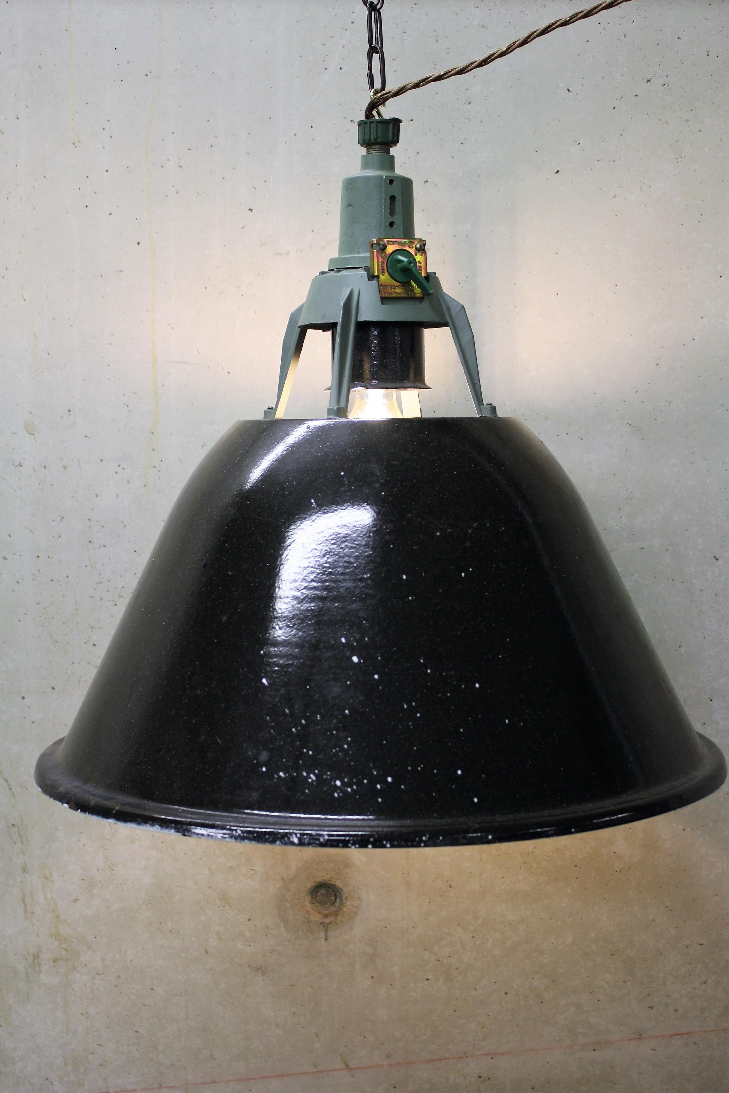 Large Black Enamel Factory Lights, 1950s, Russia In Good Condition In HEVERLEE, BE